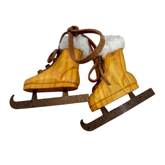 Vintage hand carved Wooden Ice Skate Ornament Pair with Faux Fur Trim & Leather - Picture 1 of 7